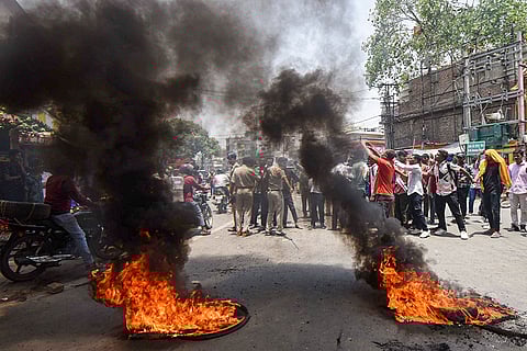 Students protest over NEET exam row in Patna