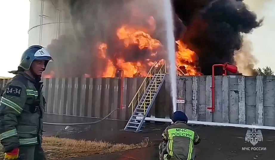 AP : The attack set fire to an oil reservoir in Russia's Rostov |