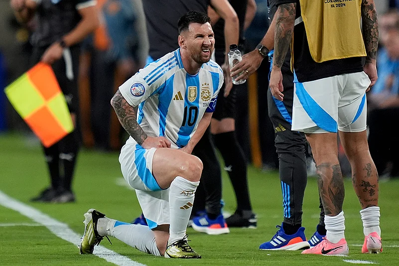 2024 Copa America Soccer Chile vs Argentina Photos_11