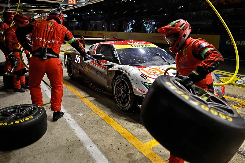 France Le Mans Auto Racing photos_9