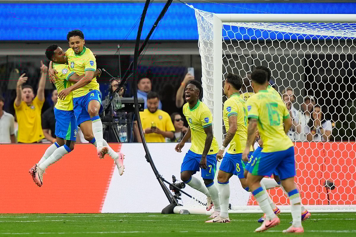 (AP Photo/Ryan Sun) : Brazil's Marquinhos, second left, celebrates with teammate Rodrygo a goal that was later disallowed by a VAR decision for offside during a Copa America Group D soccer match against Costa Rica Monday, June 24, 2024 in Inglewood, Calif. 