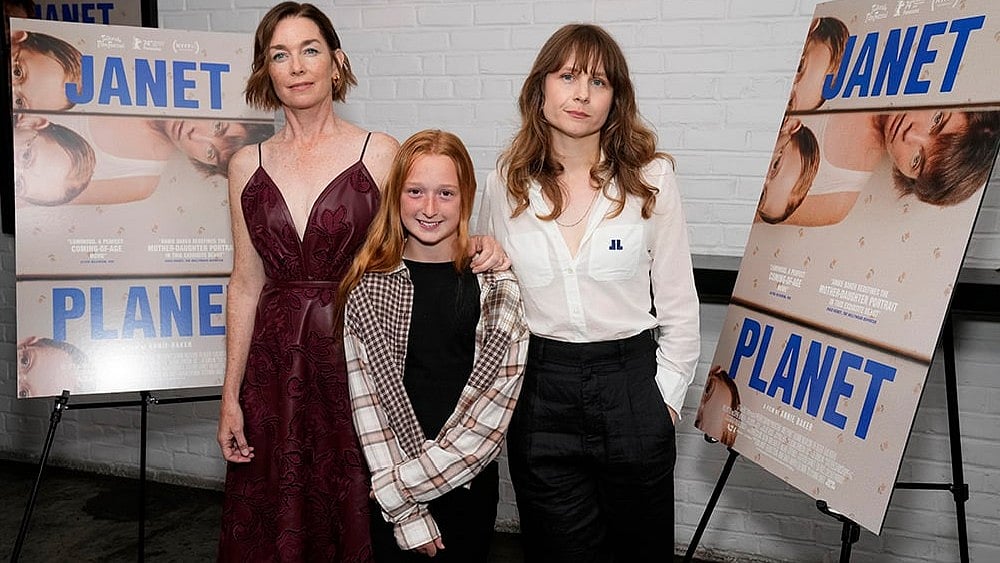 Charles Sykes : Julianne Nicholson, Zoe Ziegler And Annie Baker