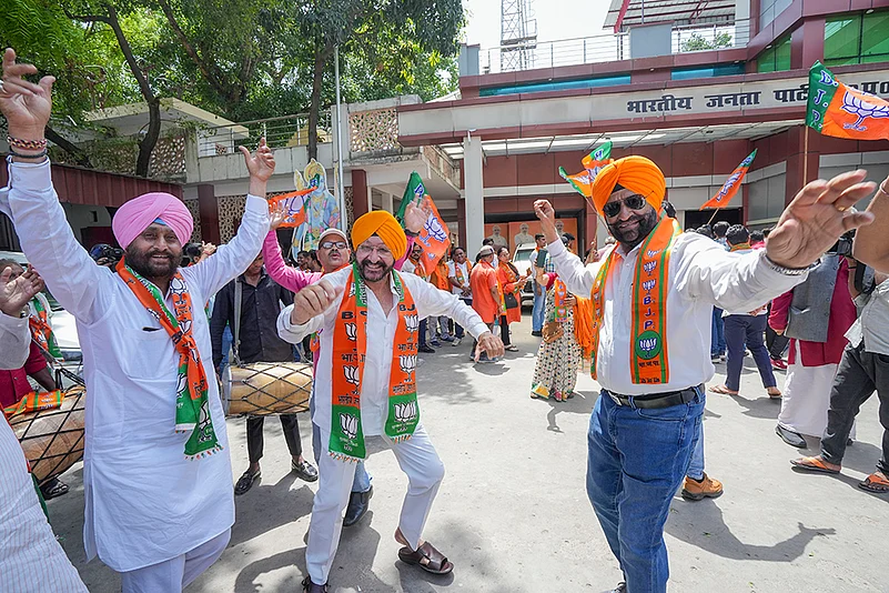 Modi elected as leader of NDA Parliamentary Party