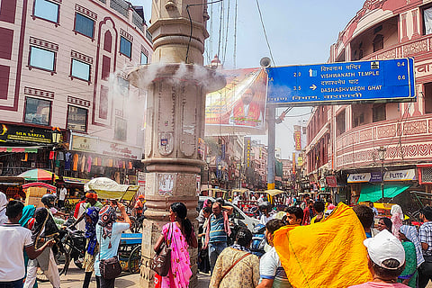 Weather: Hot summer day in Varanasi