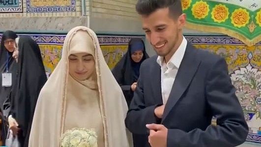 Iran's Press TV : Newlyweds Cast Votes In Iran |
