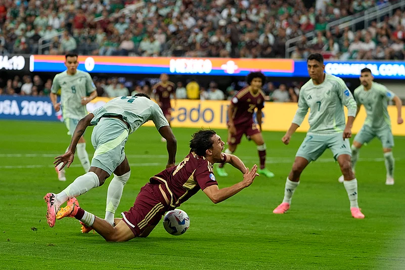 CONMEBOL 2024 Copa America Soccer Venezuela vs Mexico Photos_8