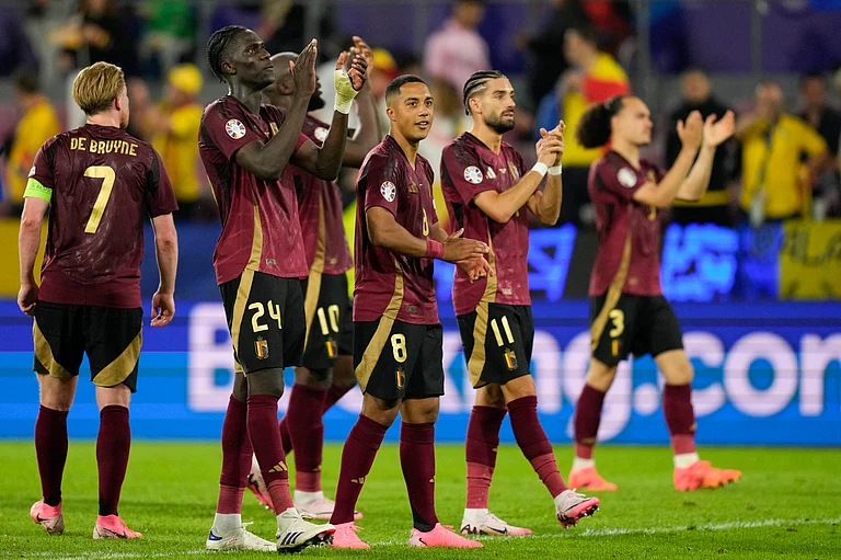 Belgium players greet fans after a Group E match between Belgium and Romania at the Euro 2024 soccer tournament in Cologne, Germany, Saturday, June 22, 2024.  - (AP Photo/Andreea Alexandru)