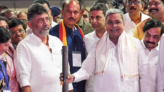 Vokkaliga Seer's Pitch To Siddaramaiah For Shivakumar Becoming Karnataka CM | Here's What He Said