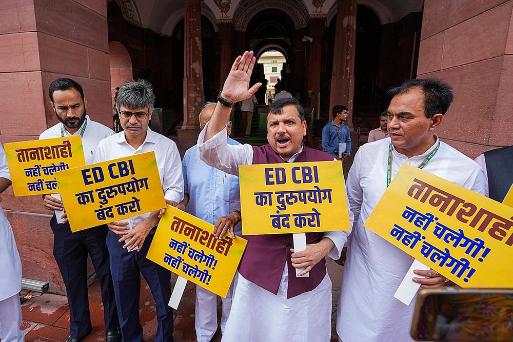 Photo: PTI/Shahbaz Khan : AAP protest at Parliament