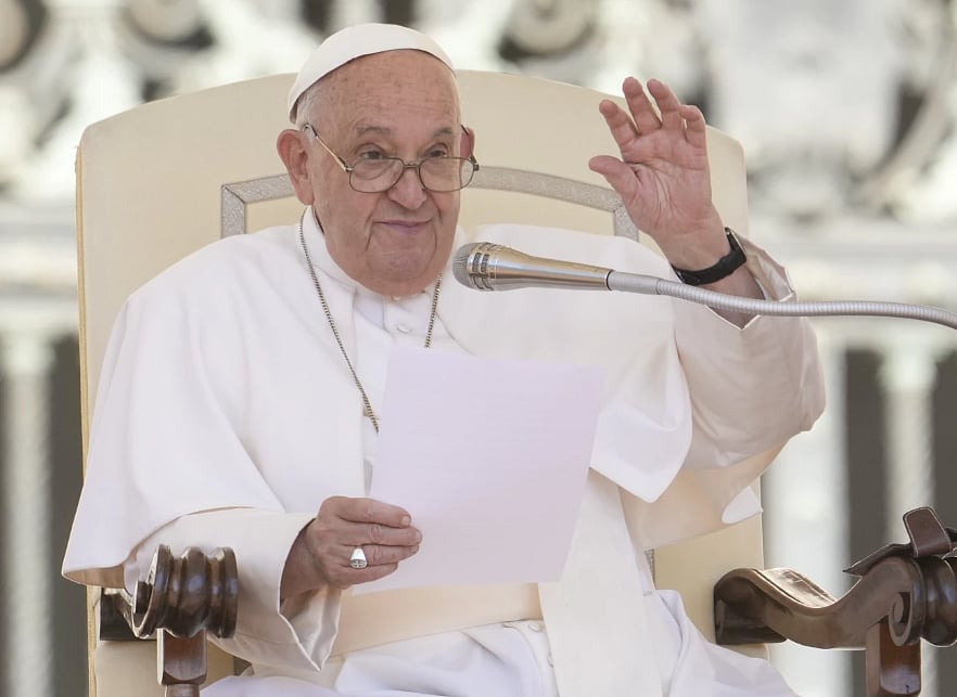 Pope Calls Drug Traffickers 'Murderers" | - AP