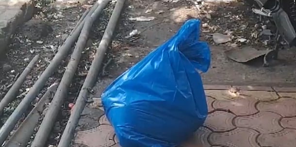 X : Police said clues suggested that the body parts found in different passenger trains in Indore and Rishikesh within two days belonged to the same girl.

