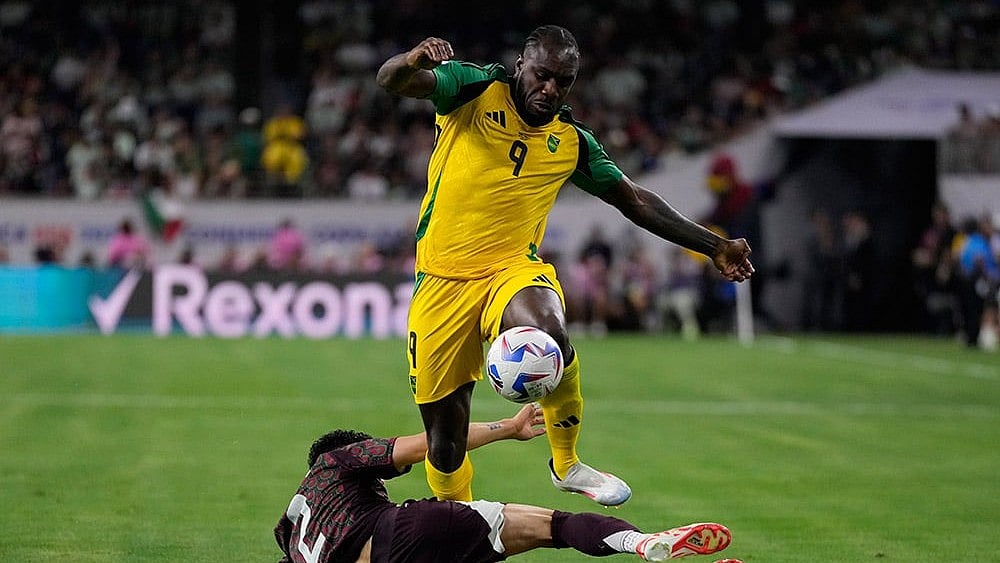 Photo: AP/Kevin M. Cox : Jamaica's Michail Antonio