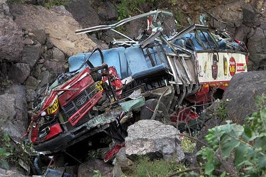 Five Dead, Four Injured As Borewell Truck Plunges Into Ravine In Chhattisgarh
