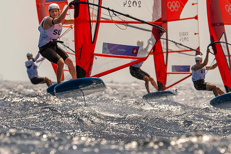 2024 Paris Olympics Sailing_mens windsurfing race_