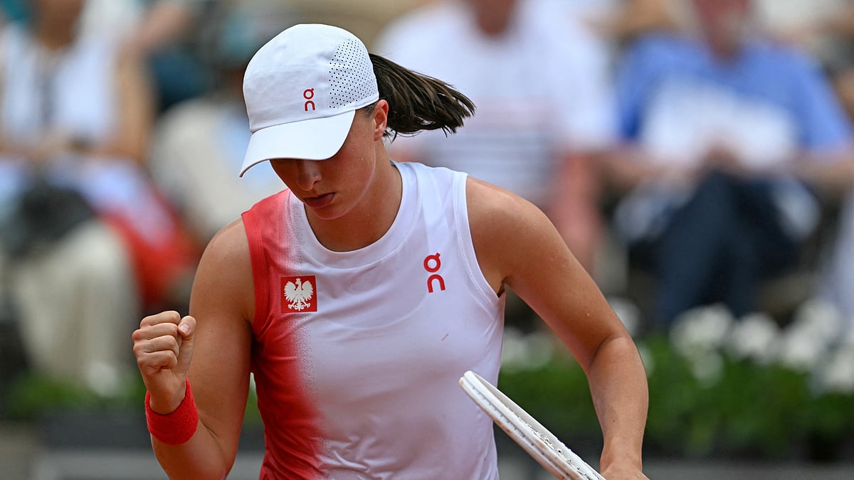 Iga Swiatek booked her place in the semi-finals of the Paris Olympics.