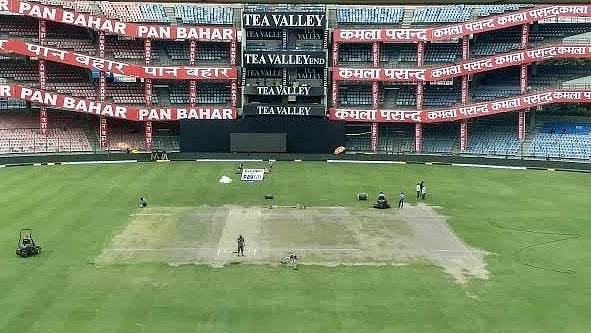 X/mufaddal_vohra : Tobacco ads displayed at the Arun Jaitley Stadium in New Delhi.
