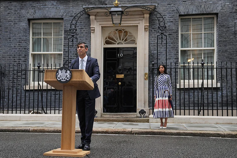 Rishi Sunak speaking outside 10 Downing Street - Kin Cheung