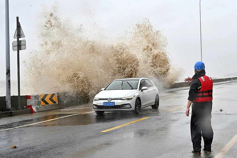 China weather_Typhoon Gaemi hits Fujian Province_1