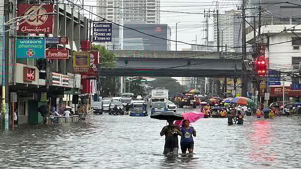 AP : Flooded streets of Taiwan after landfall of Typhoon Gaemi