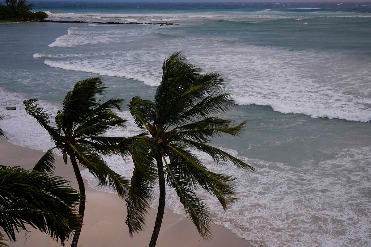 (AP Photo/Ricardo Mazalan) : Hurricane Beryl's winds batter Carlisle Bay in Bridgetown, Barbados, Monday, July 1, 2024. 
