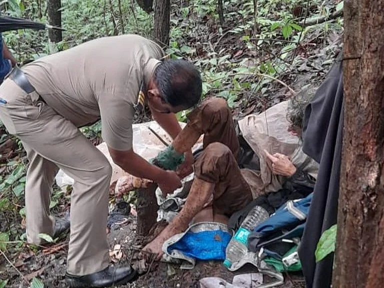 The woman was found chained to the tree in the forest at Sonurli village in Sindhudurg | - X/@AbhijitKaran25