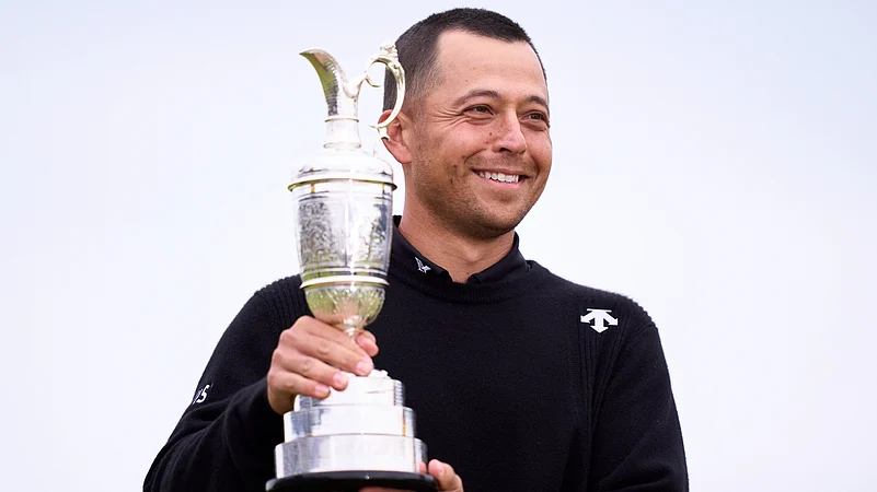 Xander-Schauffele-With-The-Open-Trophy