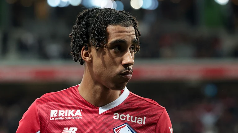 New Man Utd signing Leny Yoro. - null