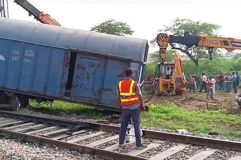 Restoration work underway after goods train derailed in Alwar