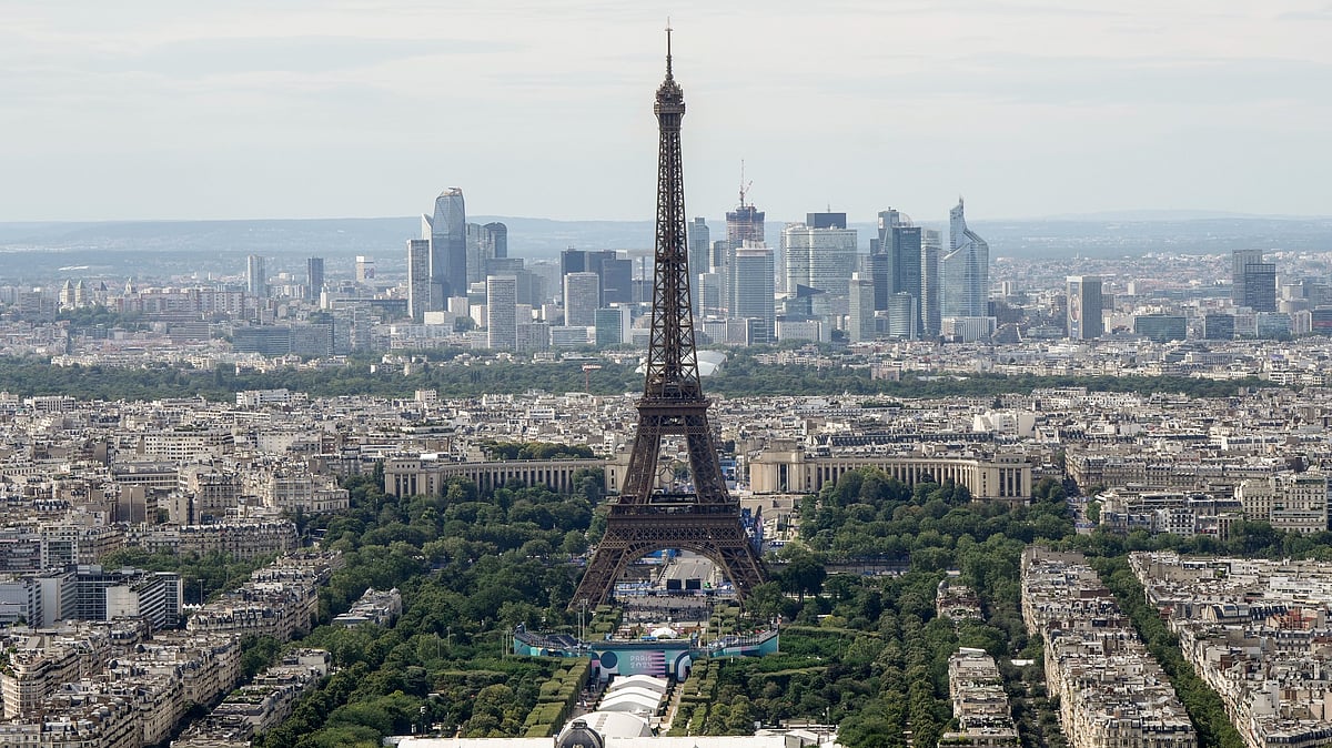 AP Photo/Martin Meissner : The Eiffel Tower 