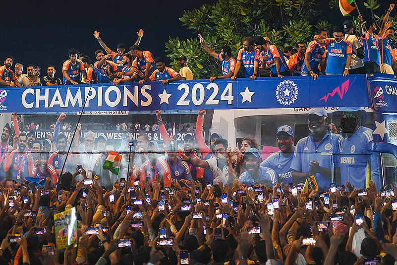 Indian cricket teams victory parade in Mumbai photo gallery_4