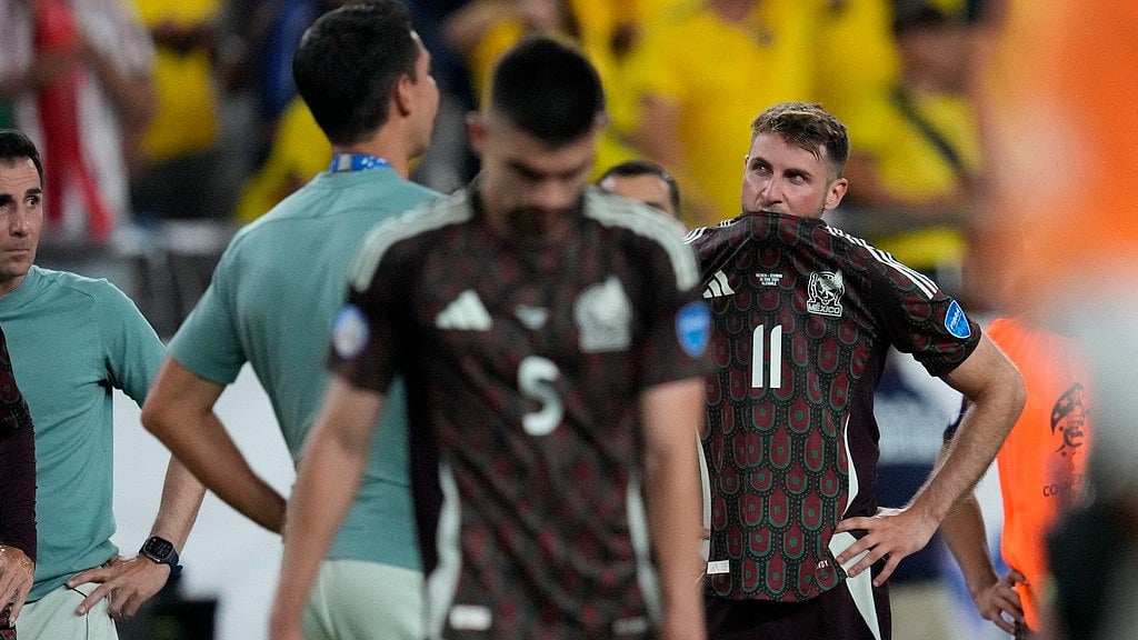 Mexico's Santiago Gimenez reacts at the end of a Copa America Group B soccer match against Ecuador in Glendale, Ariz., Sunday, June 30, 2024. The match ended in a 0-0 draw. - AP