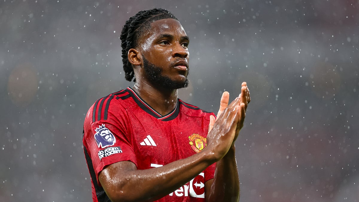 Willy Kambwala has completed a move from Manchester United to Villarreal. - null