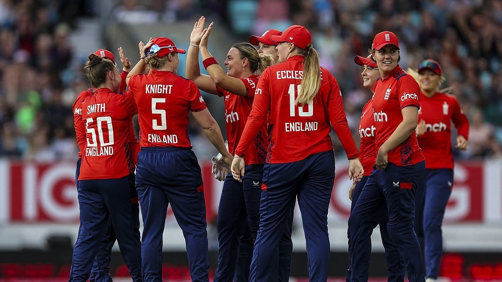 AP : England women beat New Zealand by seven wickets in the fourth T20I at The Oval |