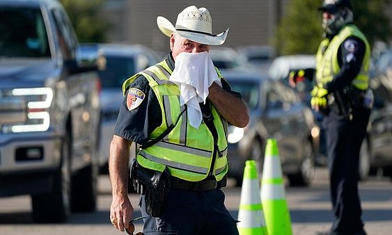 Heat Wave Sweeps Central And Eastern U.S. | Americans Struggle From Severe Weather, Power Outage, Water Crisis And More