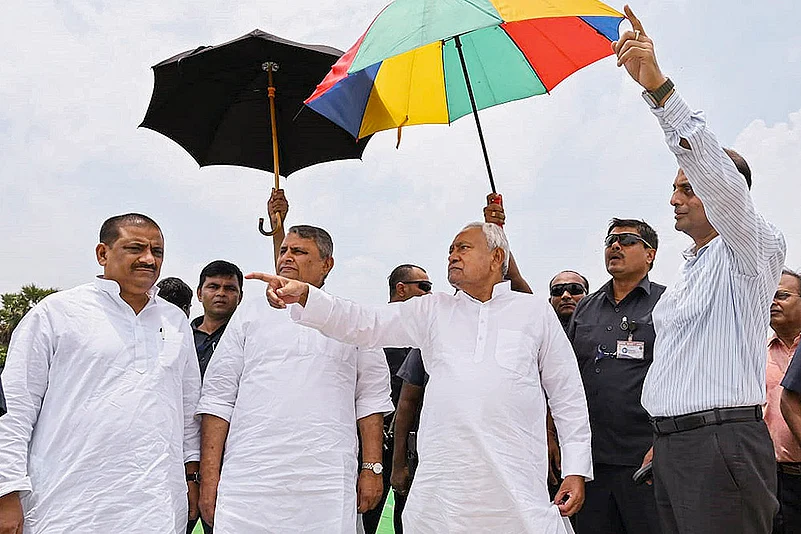 Bihar CM Nitish Kumar inspects at Bakhtiyarpur Ganga Ghat project