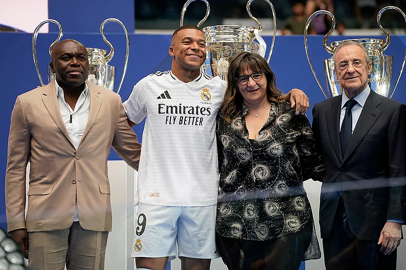 Kylian Mbappe Joins Real Madrid FC Photo gallery_4
