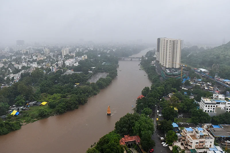 Floods after monsoon Rain in Pune_7