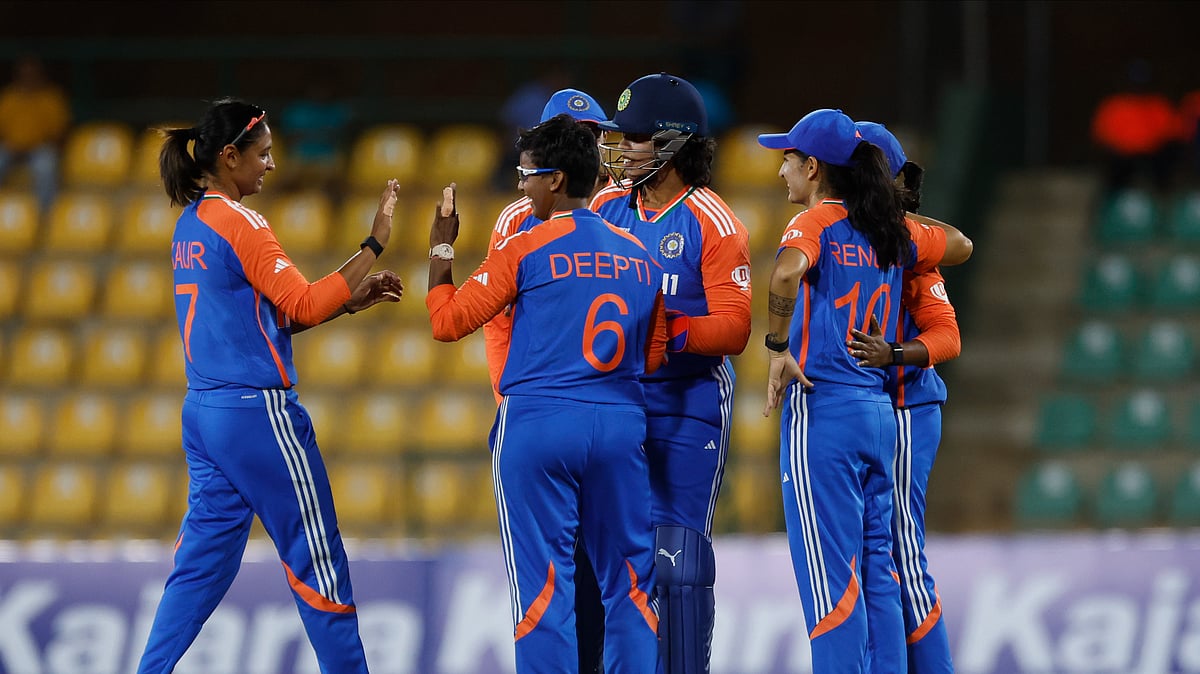 India women's cricket teammates celebrating after taking the wicket of a Pakistan batter during the Women's T20 Asia Cup 2024. - Photo: X/ @BCCIWomen