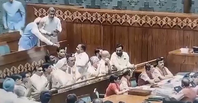 PM Modi offers water to Opposition MP raising slogan during his speech