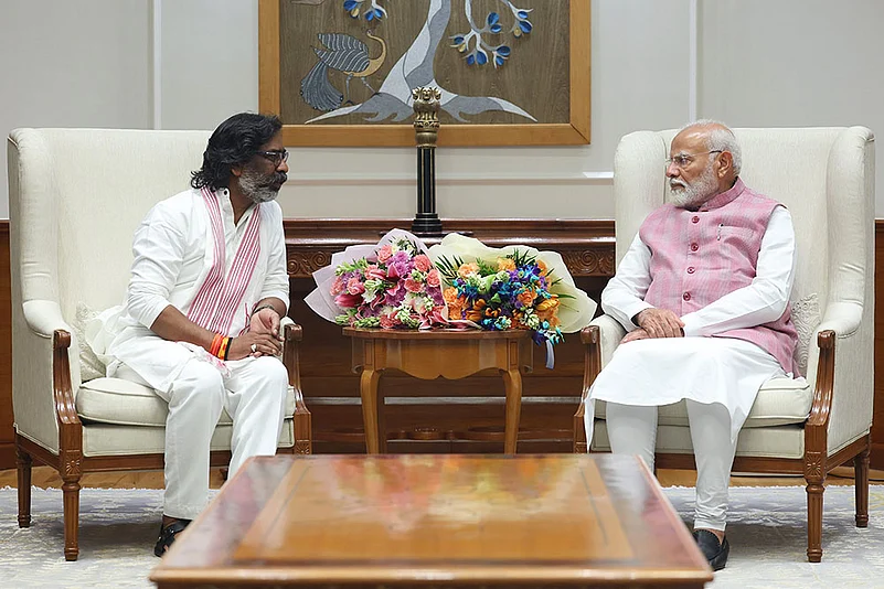 Narendra Modi with Hemant Soren