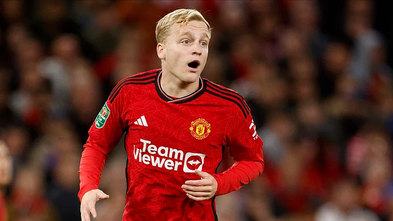 Donny van de Beek is leaving Manchester United. - null