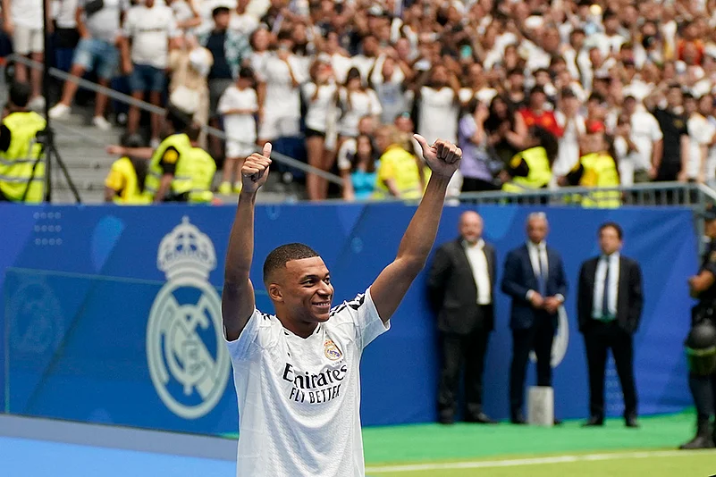 Kylian Mbappe Joins Real Madrid FC Photo gallery_9