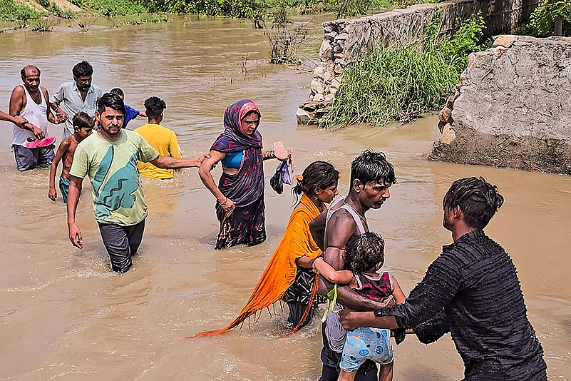 Floods after Munak Canal breach in Delhi