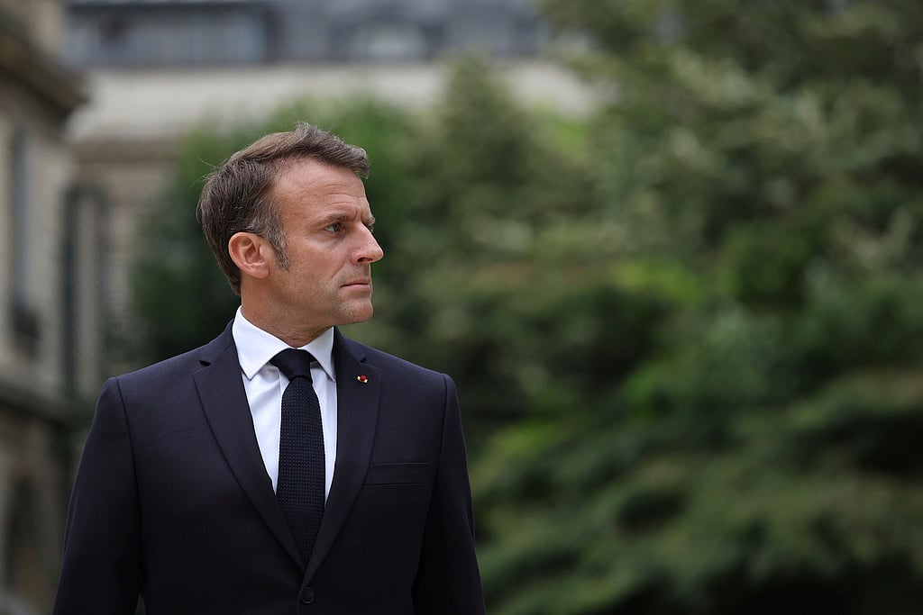 AP : Days Before Key Election Result, French President Disappears 