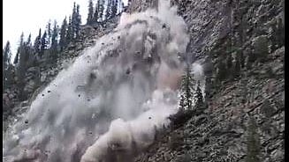 X/@iNikhilSaini : Landslide in Himachal |