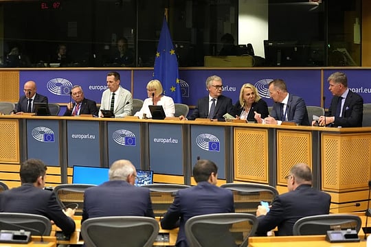 EU Asserts ‘Sovereign Right’ to Regulate Tech After Trump’s Tariff Threat