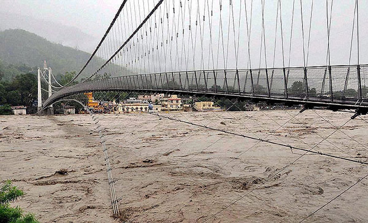 Cloudburst causes flash flood in Uttarakhand |