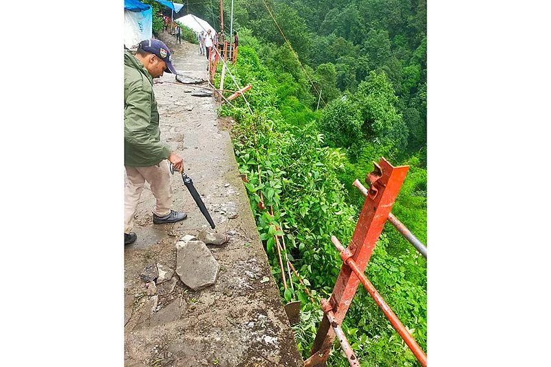 Kedarnath trekking route landslides in Rudraprayag_3