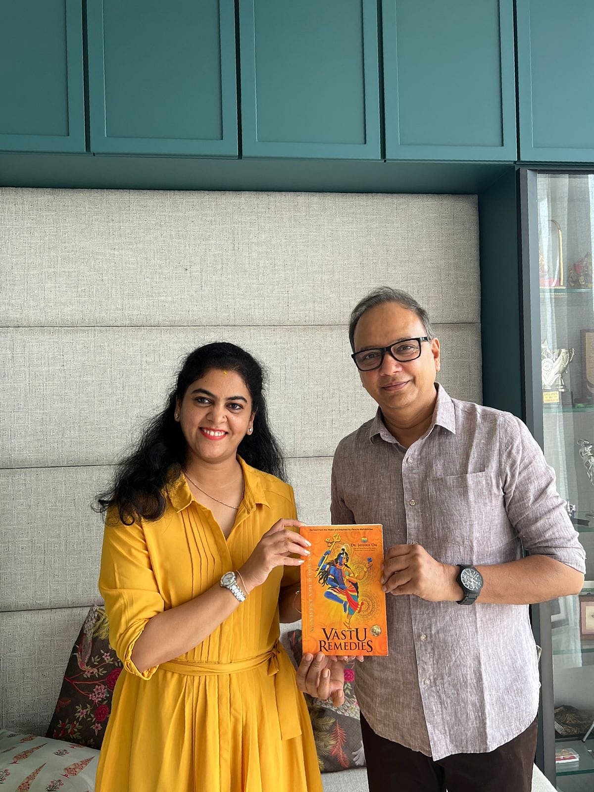 Dr Jayshree Om with With her mentor Architect Manoj Singhal