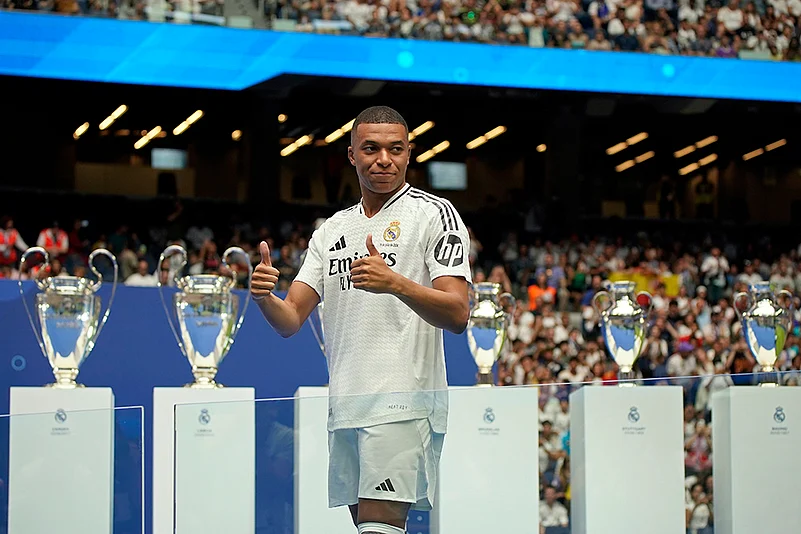 Kylian Mbappe Joins Real Madrid FC Photo gallery_9